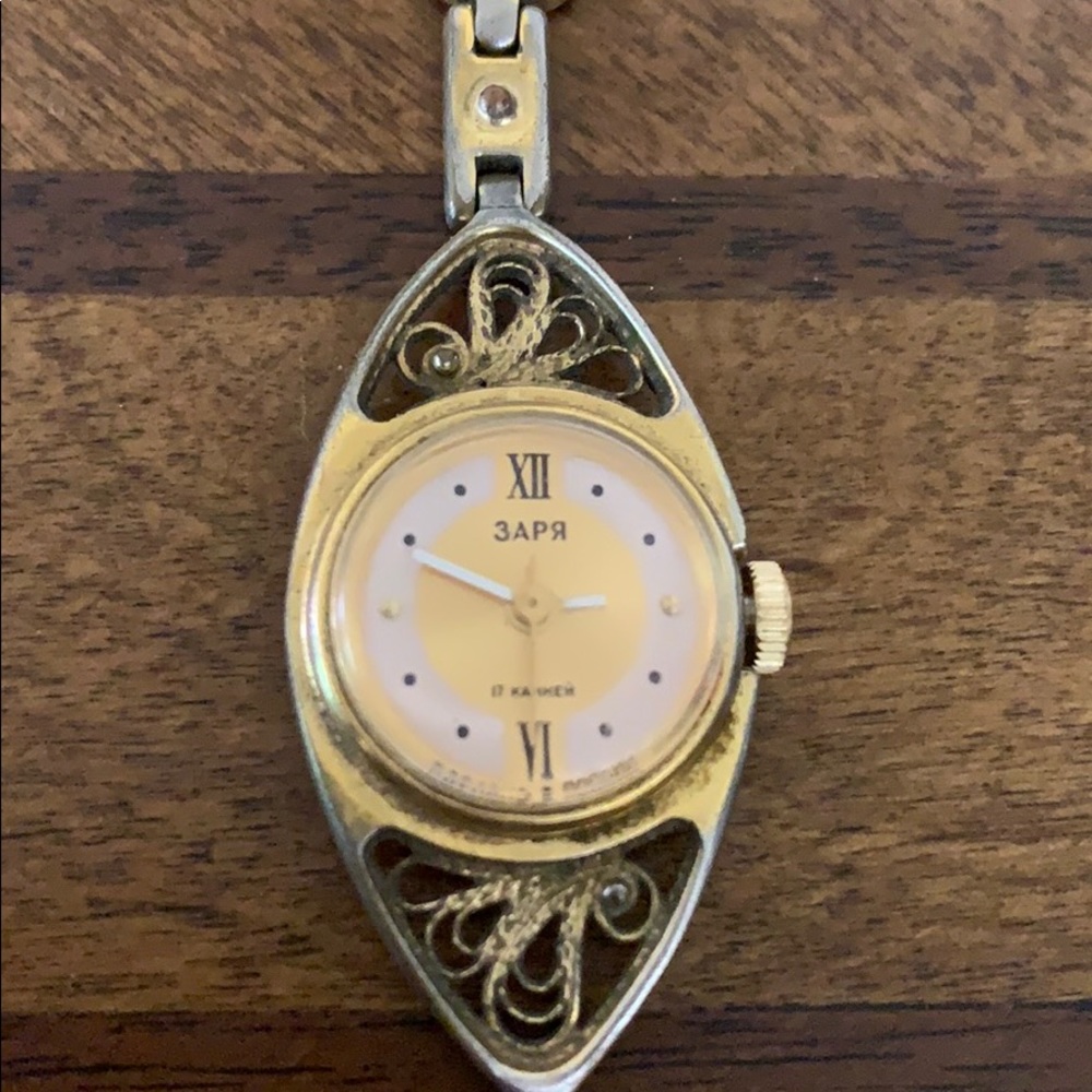 # Vintage Mechanical Watch Zarya